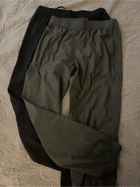 Old Navy Men's Jogger Pants - Black & Olive